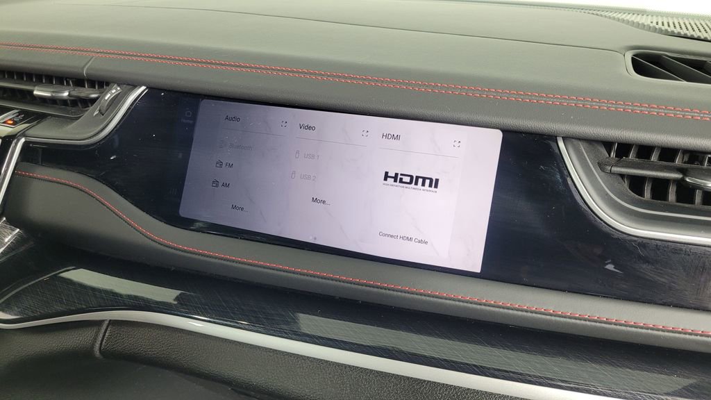 Used 2022 Jeep Grand Cherokee Trailhawk w/ Luxury Tech Group III image 39