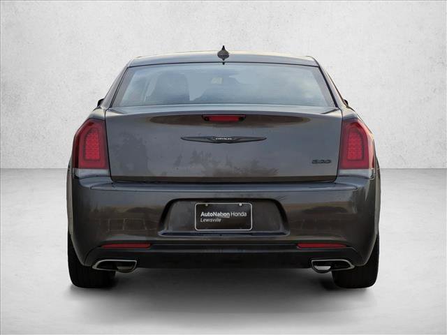 Used 2023 Chrysler 300 Touring w/ Sport Appearance Package image 7