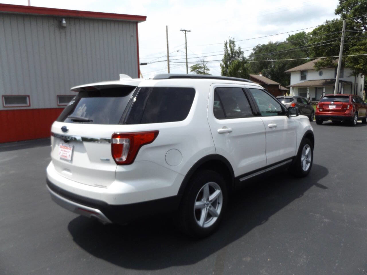 Used 2016 Ford Explorer XLT image 7