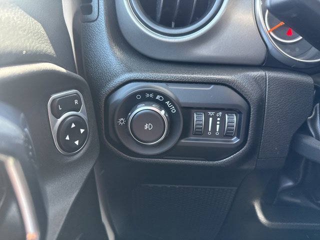 Certified 2022 Jeep Wrangler Sport AWD/4WD image 13