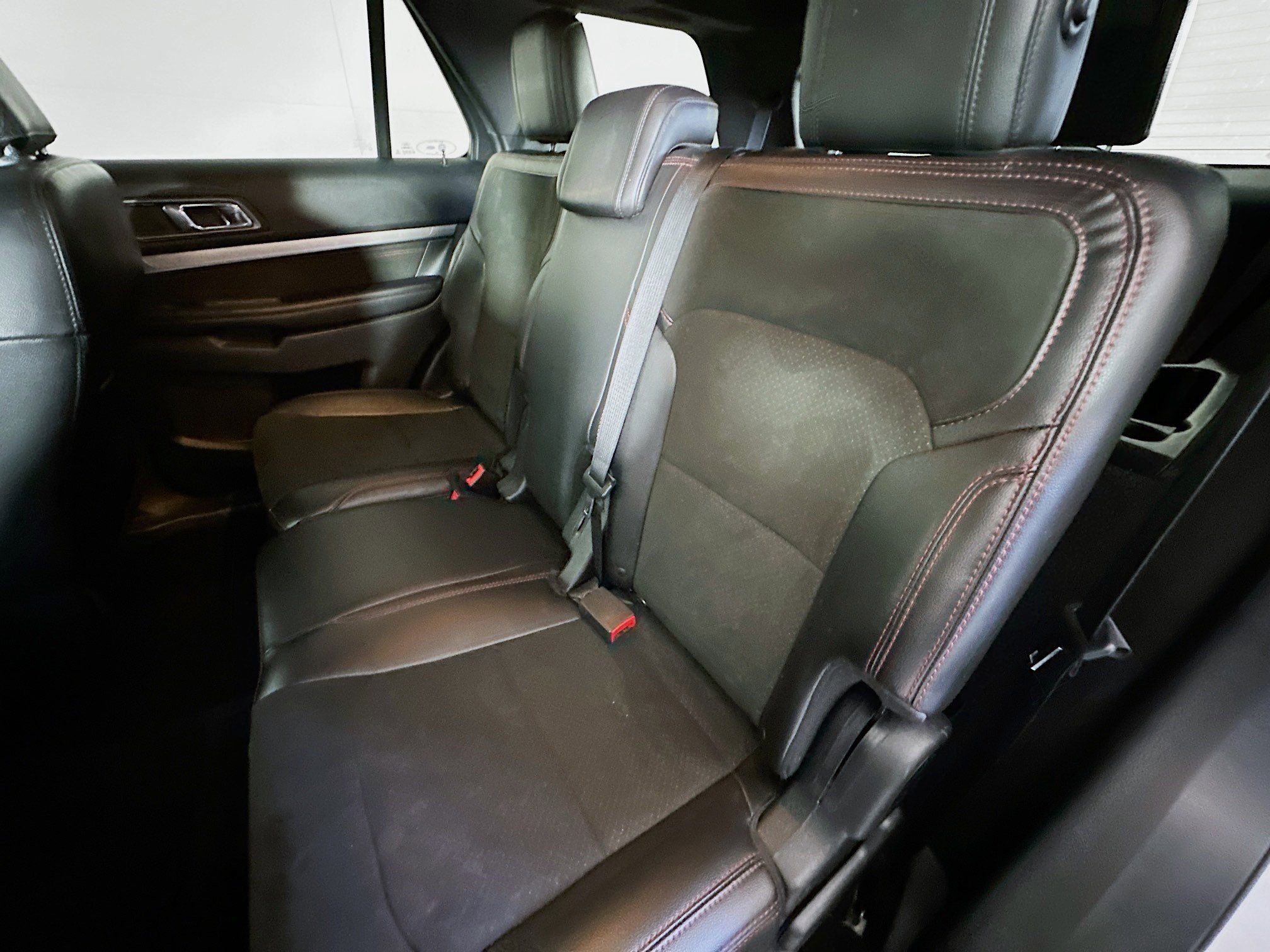 Used 2018 Ford Explorer XLT w/ Equipment Group 202A image 25