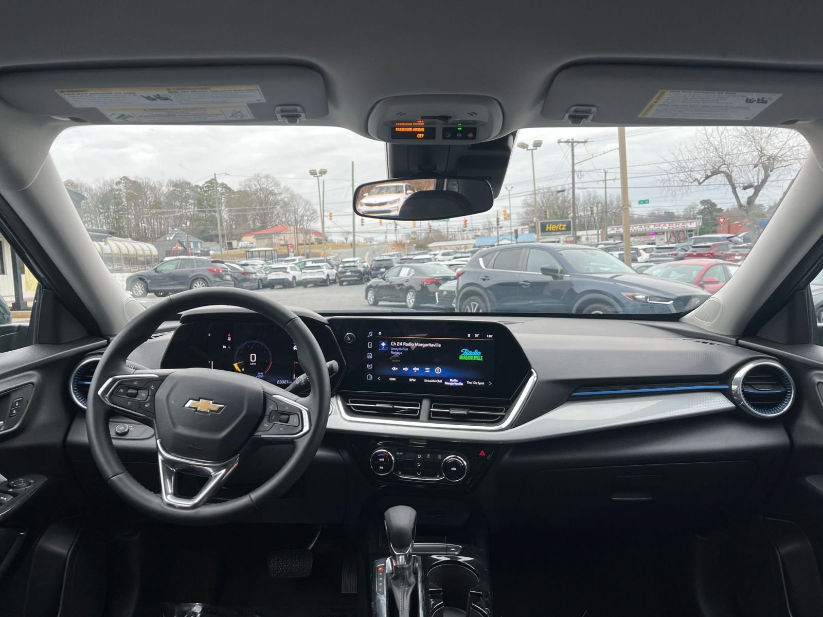 Used 2025 Chevrolet Trax LT w/ LT Convenience Package image 27