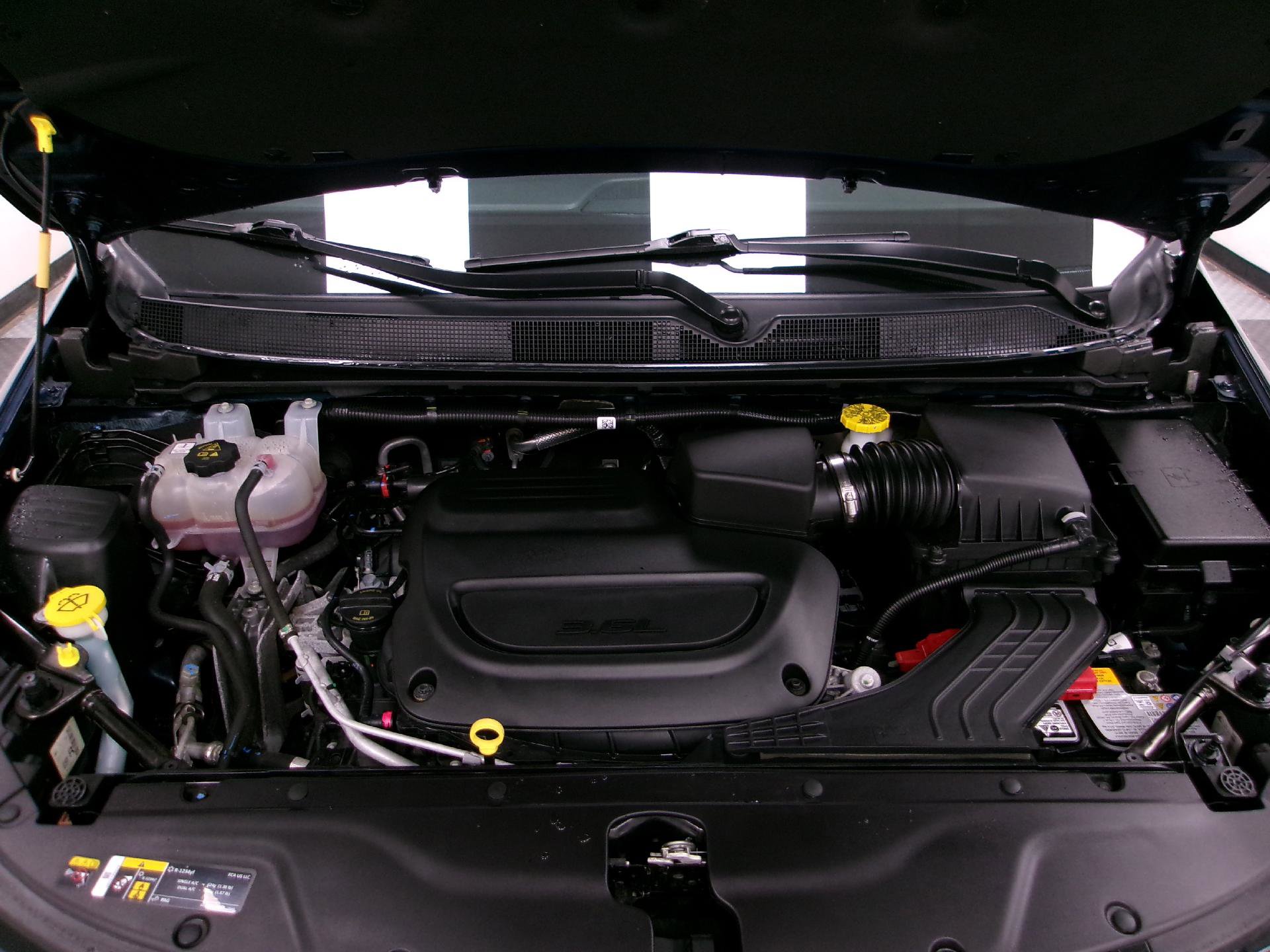 Used 2024 Chrysler Pacifica Limited image 21