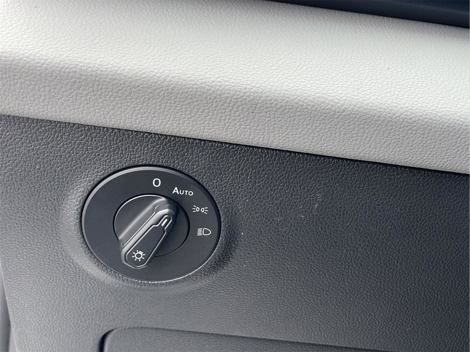 Used 2023 Volkswagen Taos SE w/ Panoramic Sunroof Package AWD/4WD image 24