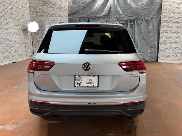 Used 2022 Volkswagen Tiguan SE w/ Panoramic Sunroof Package AWD/4WD image 5
