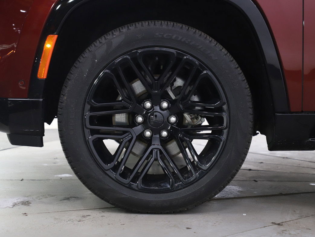 Used 2024 Jeep Wagoneer Series II image 32