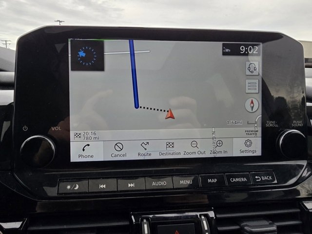 Used 2022 Nissan Pathfinder Platinum image 27