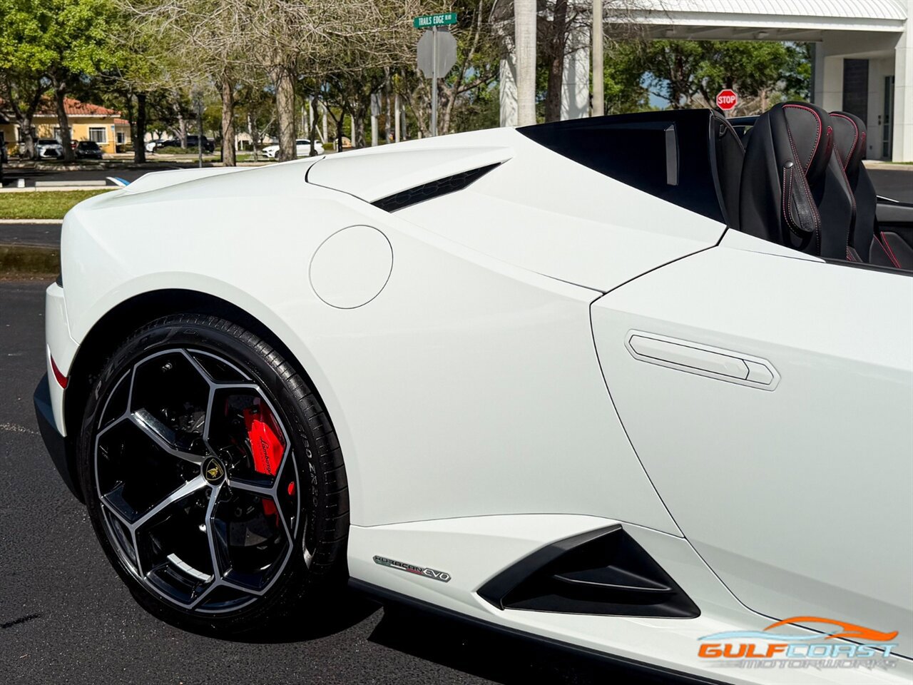 Used 2020 Lamborghini Huracan EVO image 64