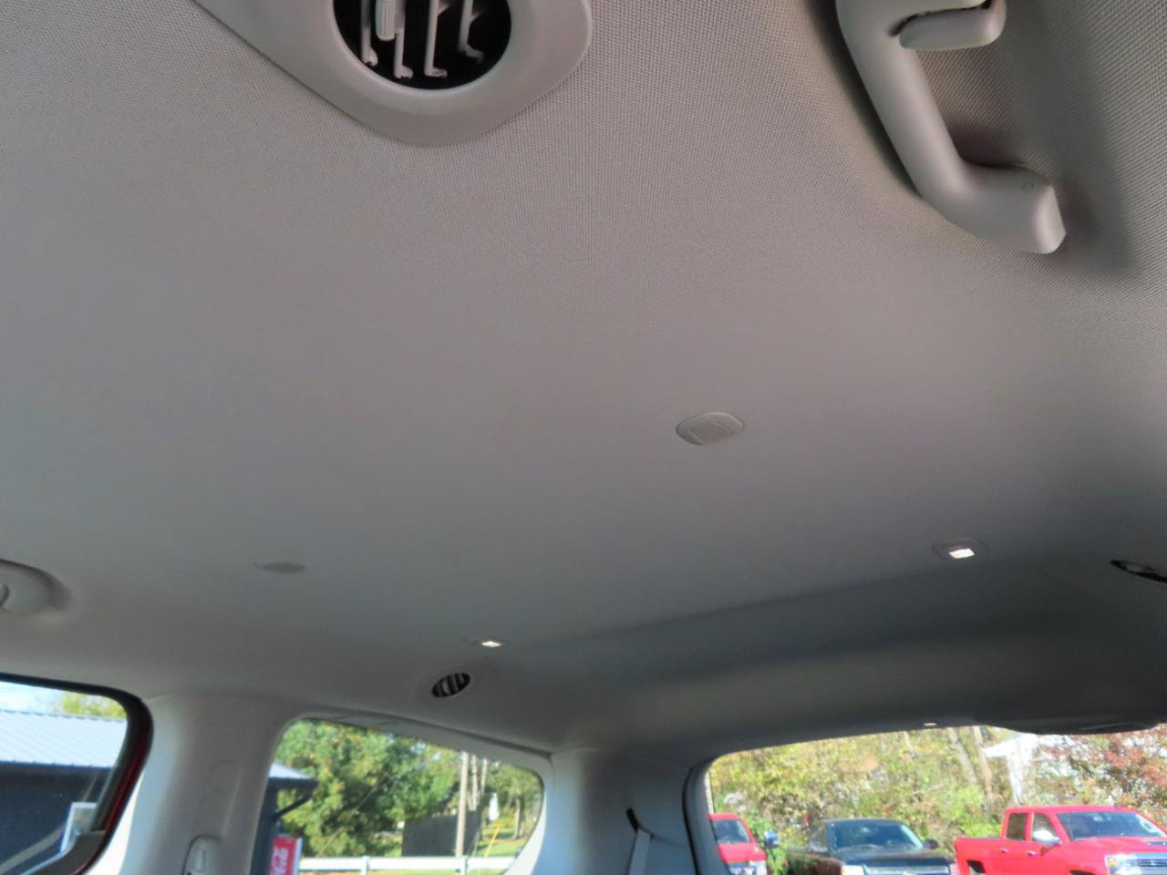 Used 2017 Chrysler Pacifica Touring FWD image 34