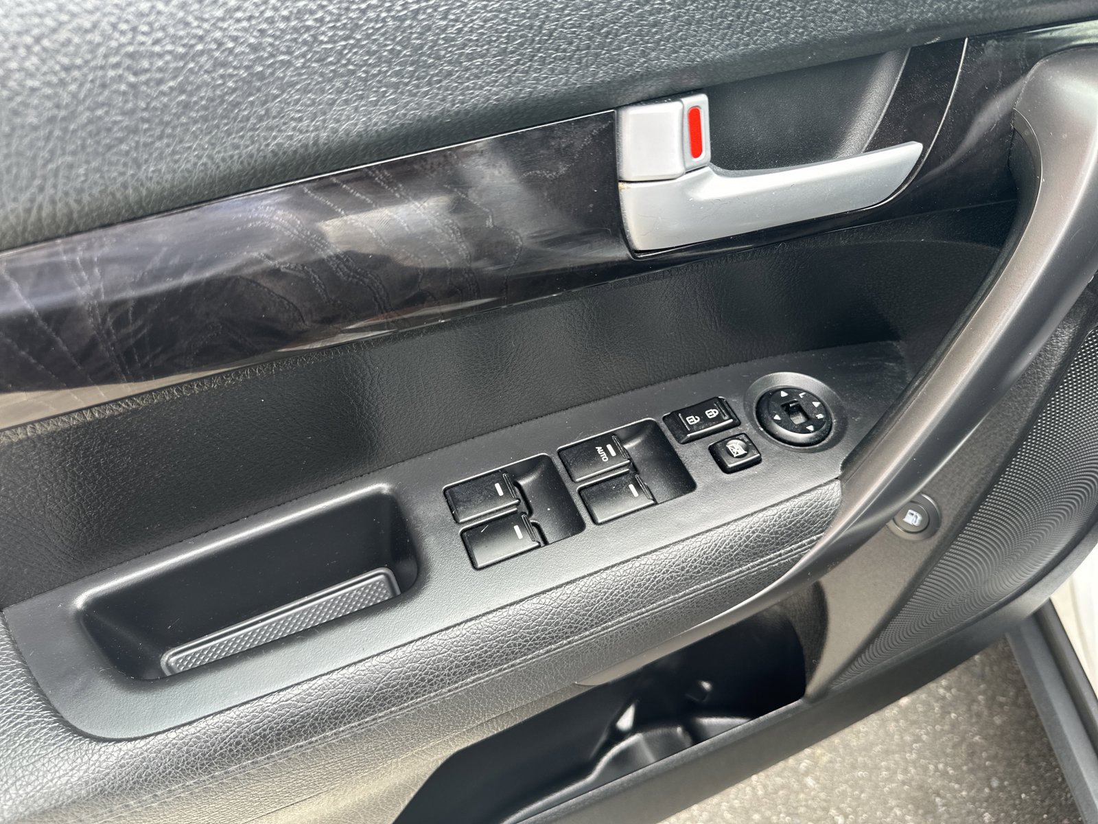 Used 2015 Kia Sorento LX FWD image 9