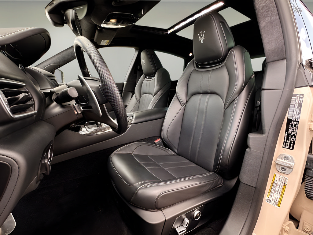 Used 2022 Maserati Levante Modena AWD/4WD image 9