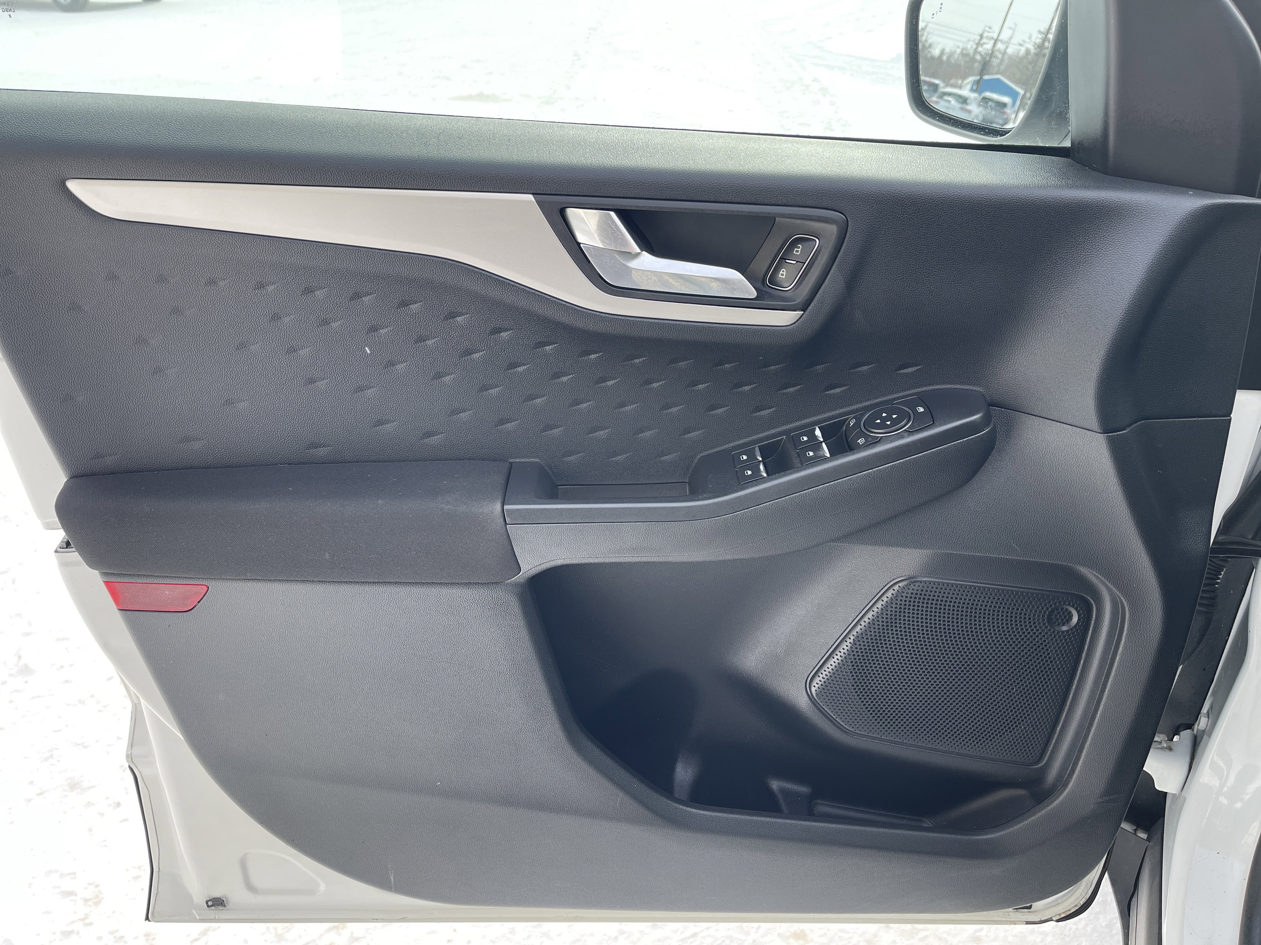 Used 2020 Ford Escape SE image 13