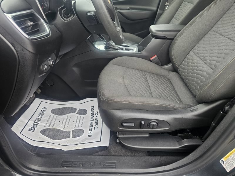 Used 2020 Chevrolet Equinox LT FWD image 17