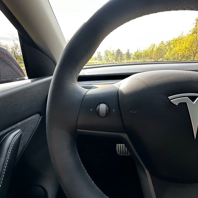Used 2021 Tesla Model Y Performance image 27