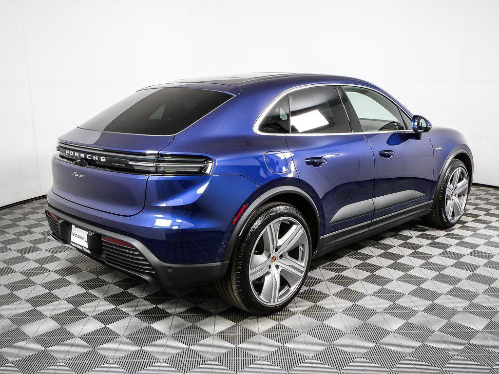 New 2026 Porsche Macan Electric RWD image 30
