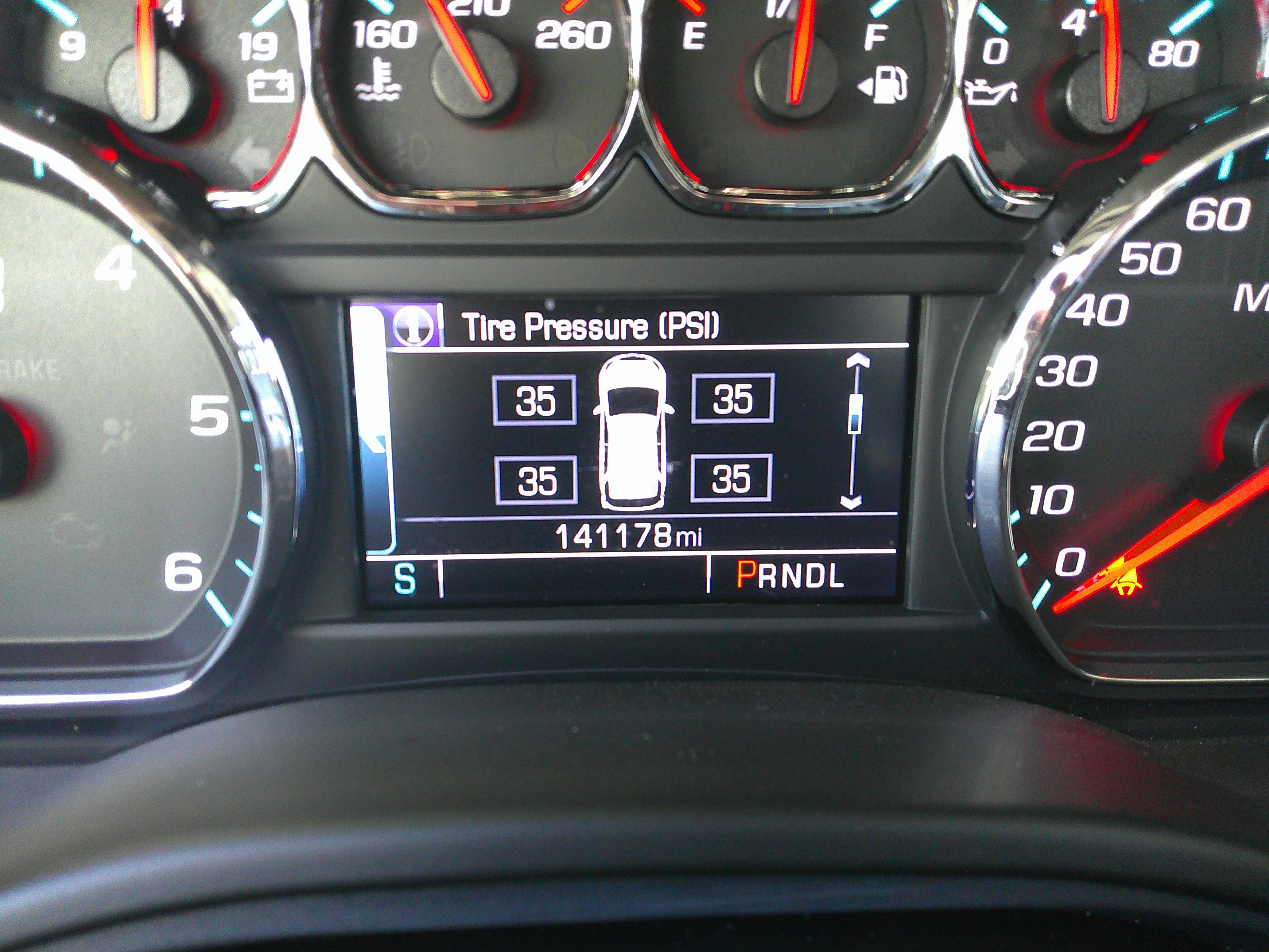 Used 2017 Chevrolet Suburban LT image 23