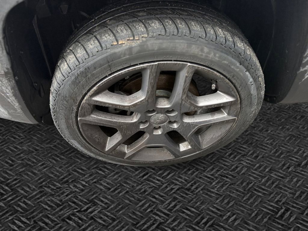 Used 2019 Jeep Renegade Limited w/ Quick Order Package 22P image 10