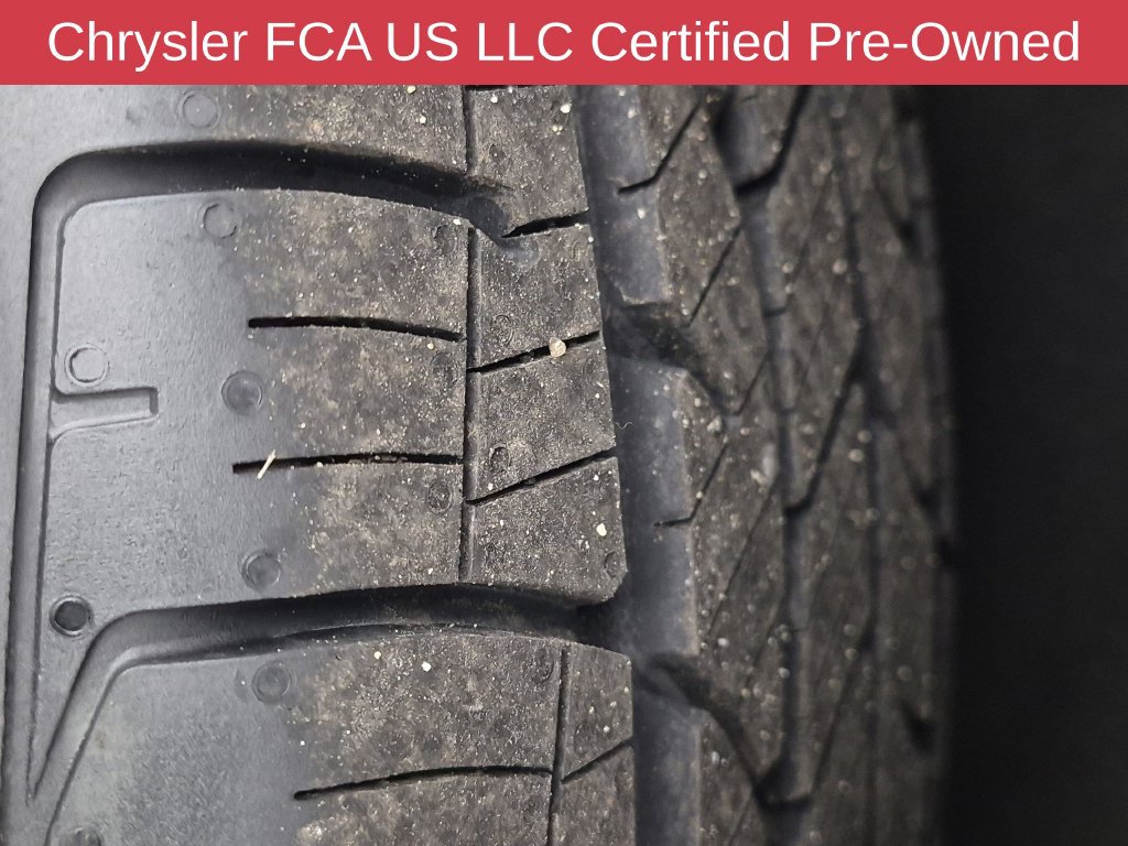 Certified 2025 Chrysler Pacifica Select FWD image 13