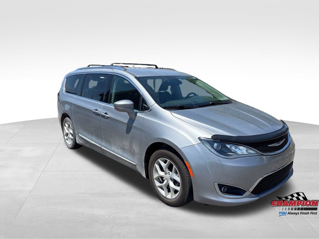 Used 2017 Chrysler Pacifica Touring-L Plus FWD image 8