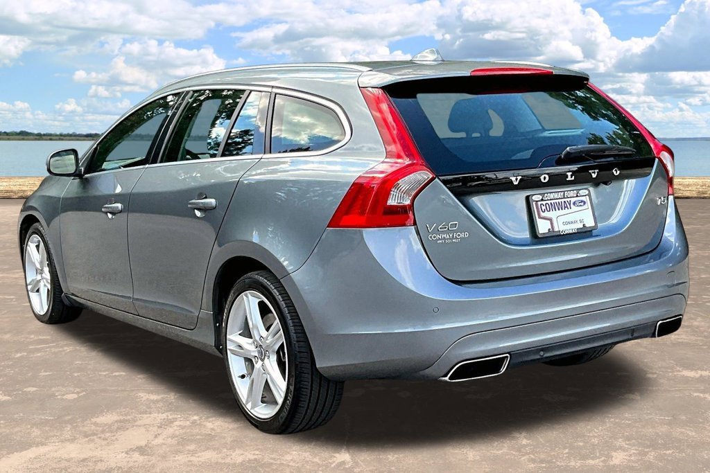 Used 2017 Volvo V60 T5 Premier w/ Convenience Package FWD image 5