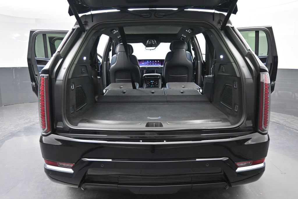 Certified 2026 Cadillac Escalade IQ Luxury 2 w/ LPO, Premium Carpet Package AWD/4WD image 17