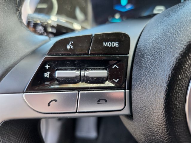 Used 2023 Hyundai Elantra SEL w/ Convenience Package FWD image 32