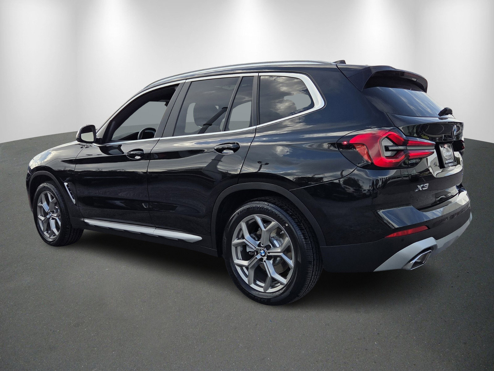 Certified 2024 BMW X3 sDrive30i w/ Premium Package image 5