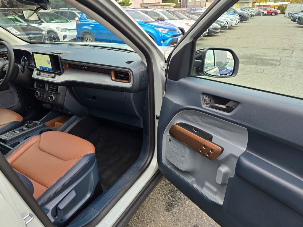 Used 2024 Ford Maverick Lariat FWD image 11