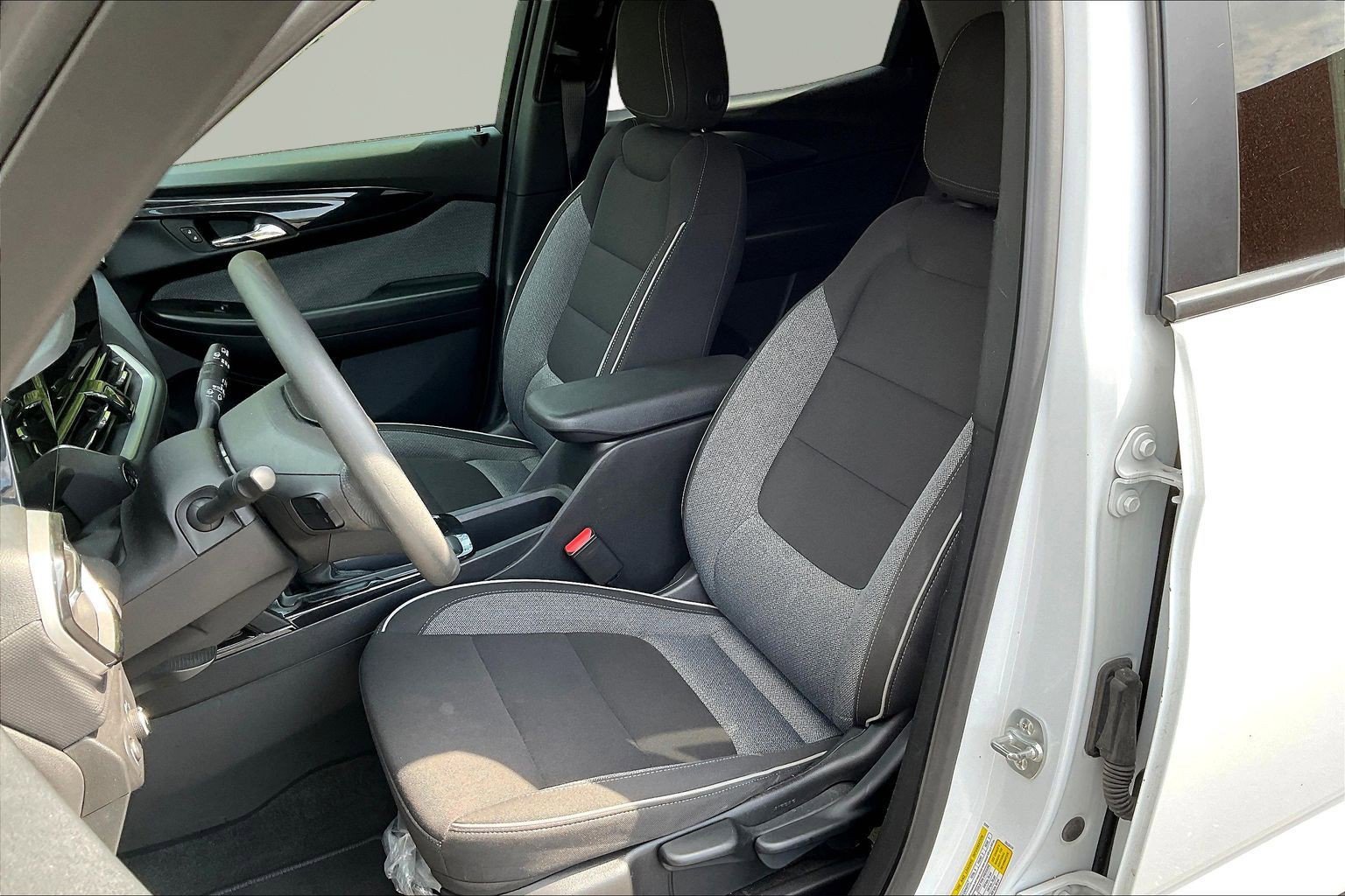 Used 2025 Chevrolet TrailBlazer LT FWD image 21