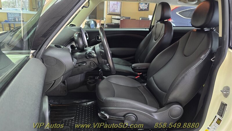 Used 2011 MINI Cooper Hardtop FWD image 11