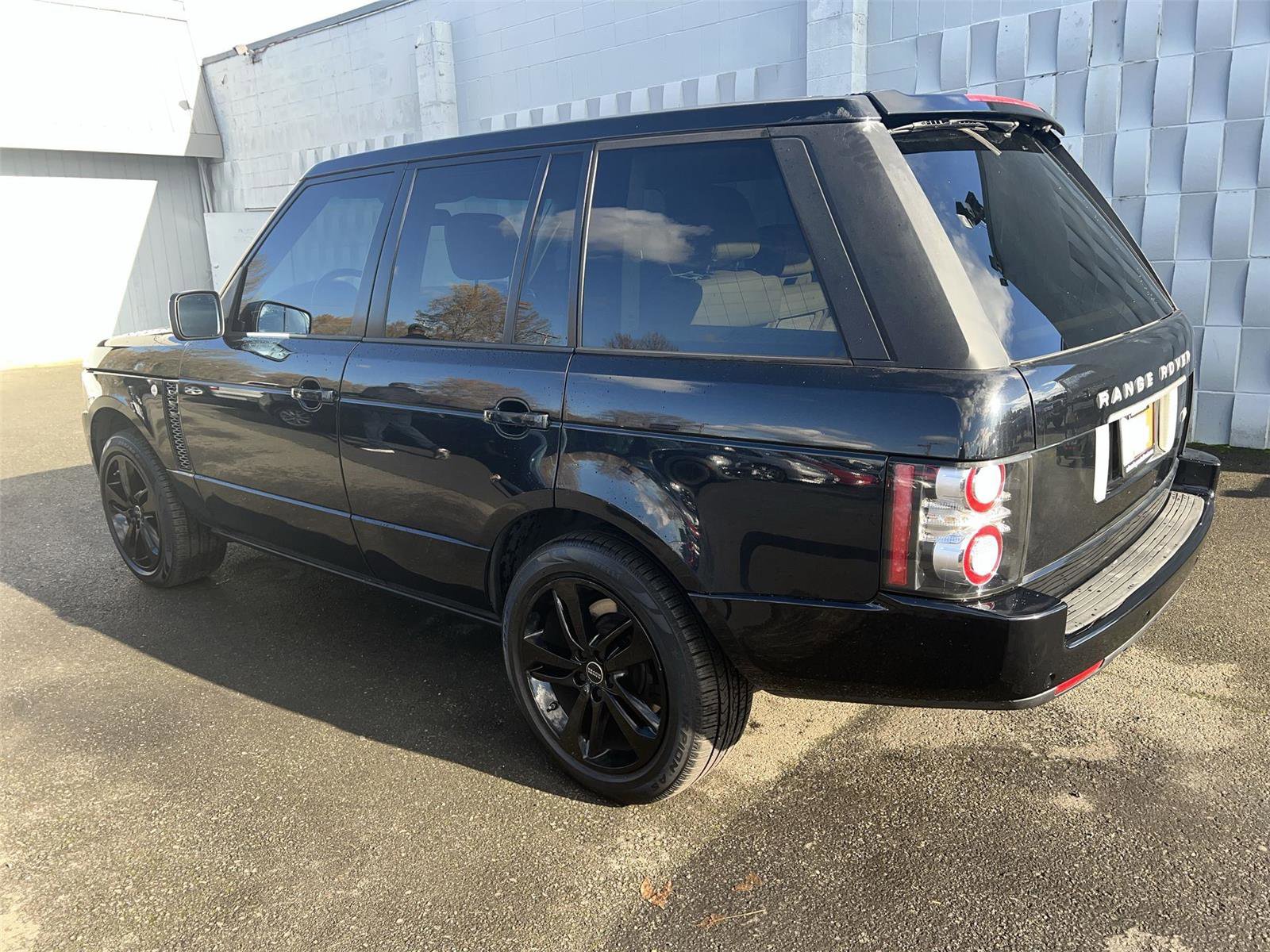 Used 2012 Land Rover Range Rover HSE image 7
