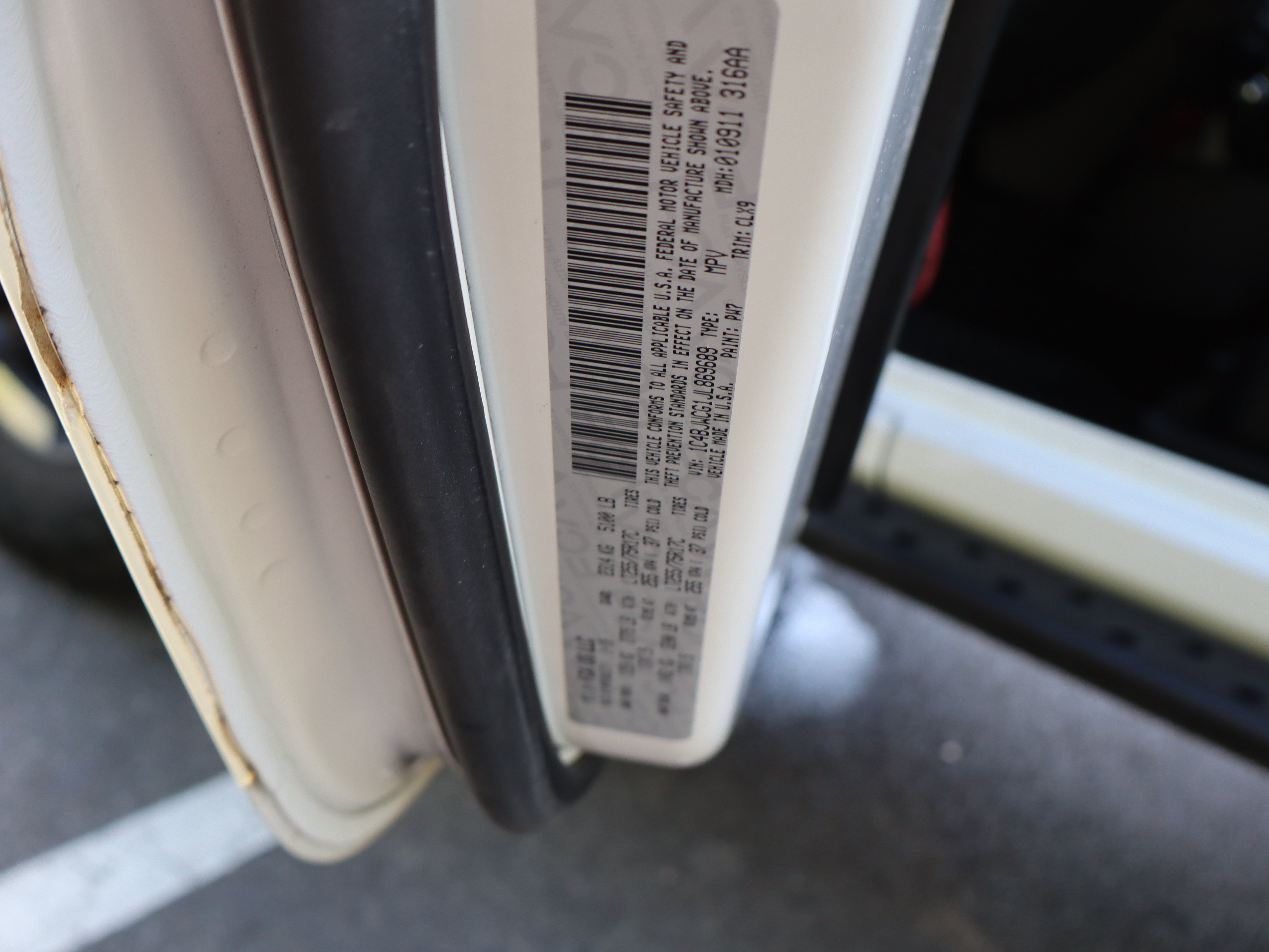 Used 2018 Jeep Wrangler Rubicon AWD/4WD image 48