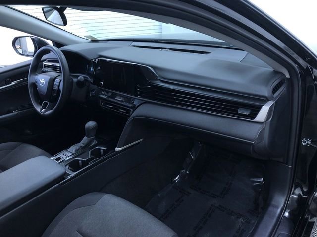 Used 2025 Toyota Camry LE image 24