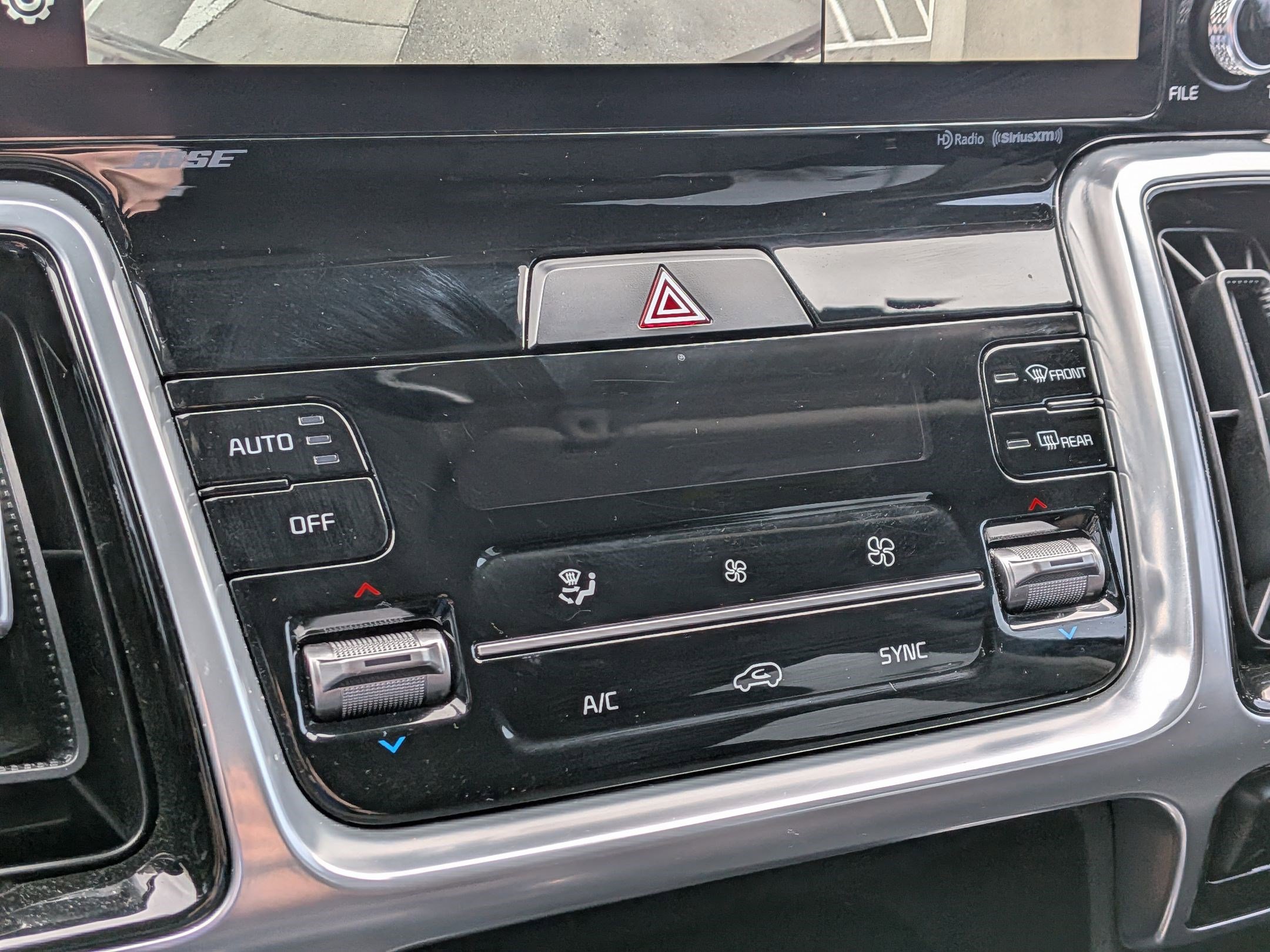 Used 2023 Kia Sorento SX image 25