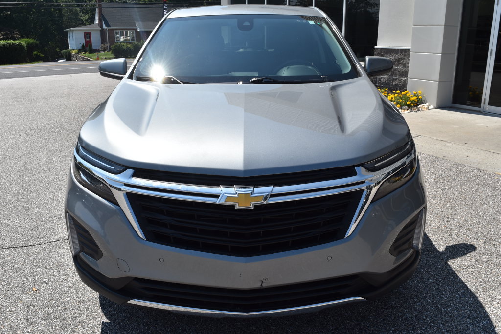 Used 2024 Chevrolet Equinox LT FWD image 3