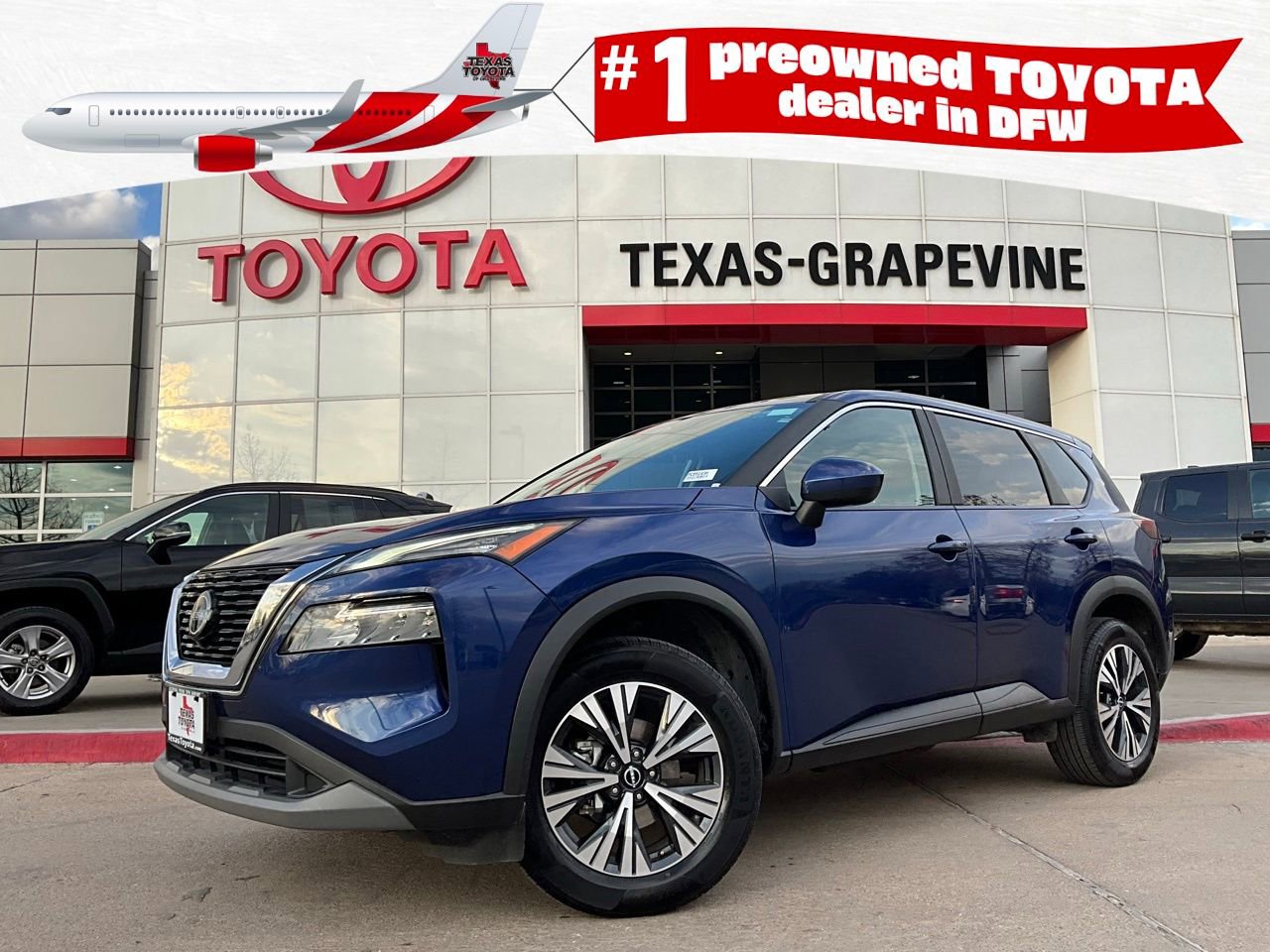 Used 2023 Nissan Rogue SV image 1