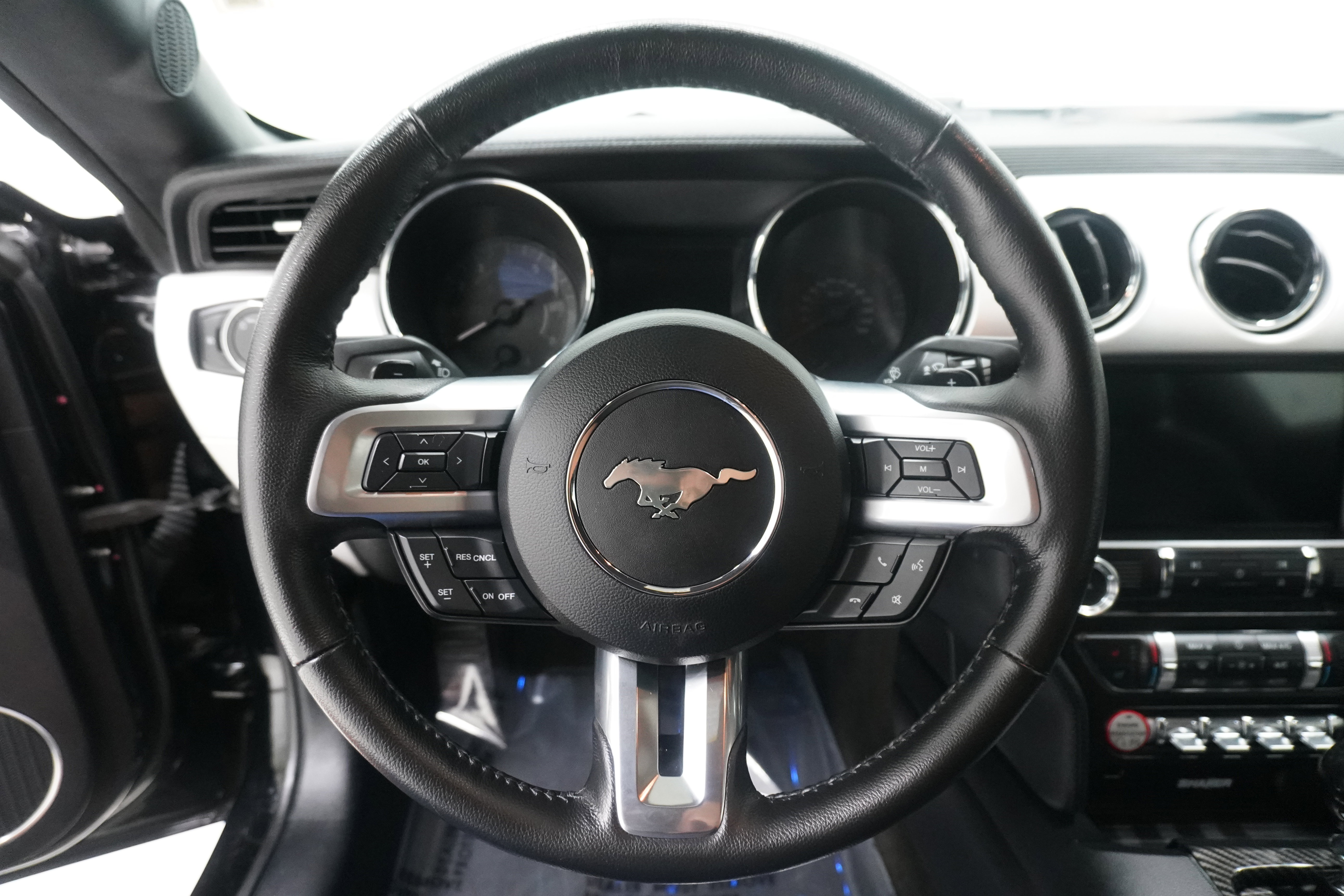 Used 2016 Ford Mustang GT Premium w/ Equipment Group 401A RWD image 16
