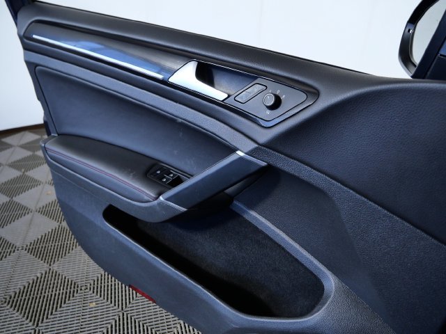 Used 2015 Volkswagen GTI SE w/ Lighting Package (SEL) FWD image 26