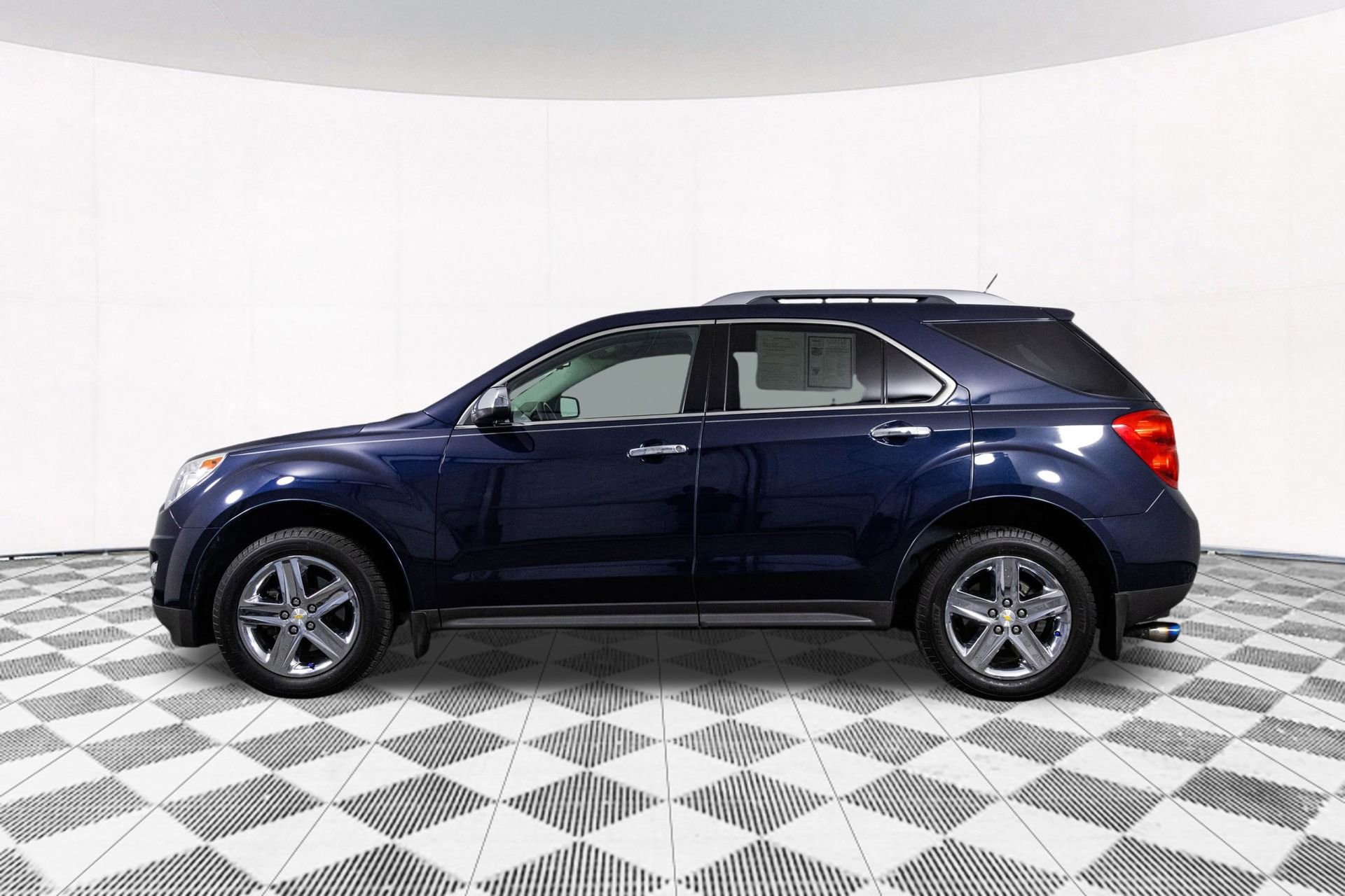 Used 2015 Chevrolet Equinox LTZ image 11
