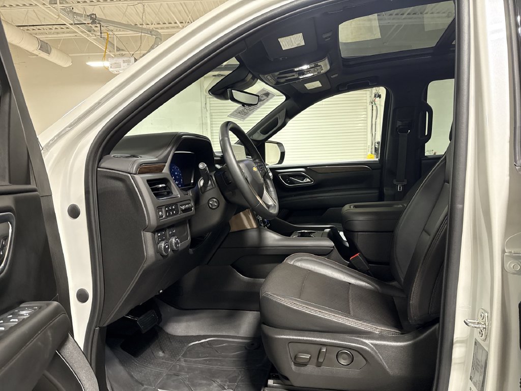 Used 2023 Chevrolet Tahoe High Country AWD/4WD image 21