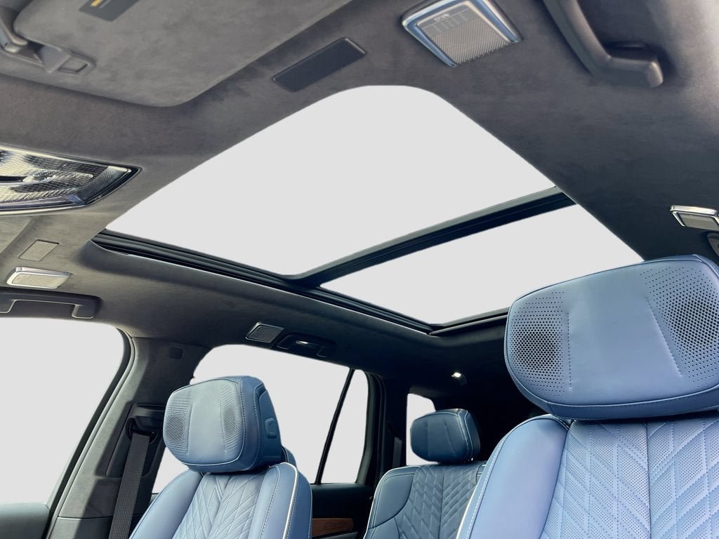 New 2026 Cadillac Vistiq Premium Luxury w/ LPO, Floor Liner Package AWD/4WD image 22