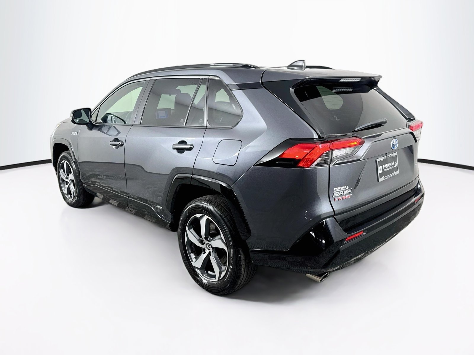 Used 2023 Toyota RAV4 SE w/ Weather & Moonroof Package AWD/4WD image 5