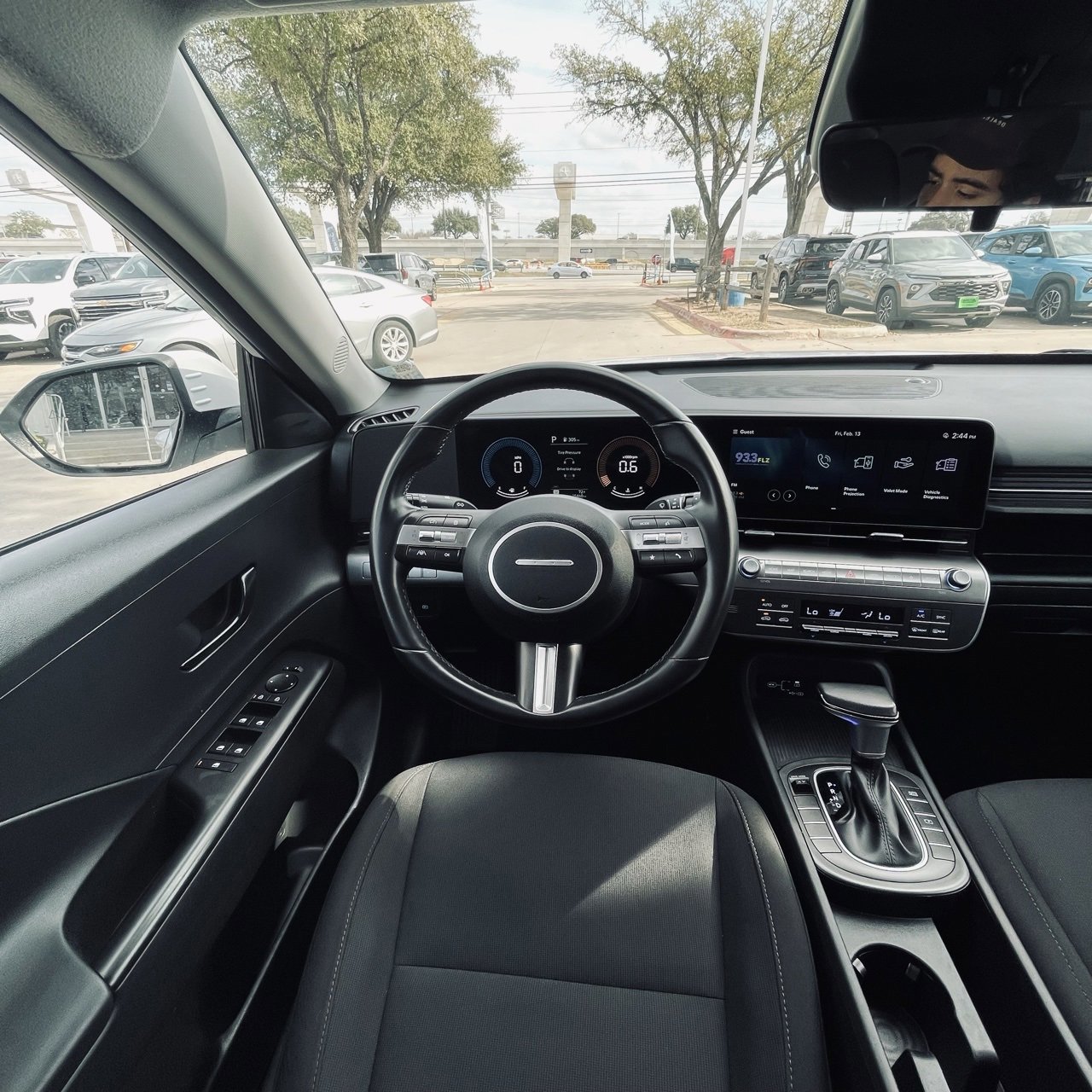 Used 2025 Hyundai Kona SEL image 11