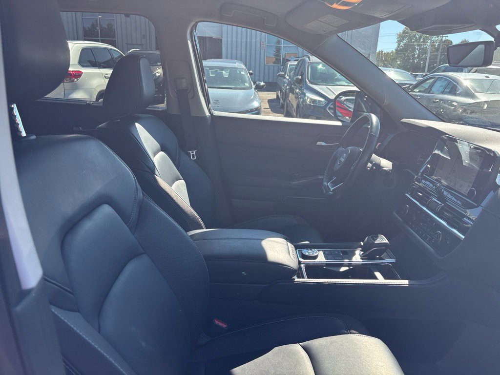 Certified 2024 Nissan Pathfinder SL AWD/4WD image 22