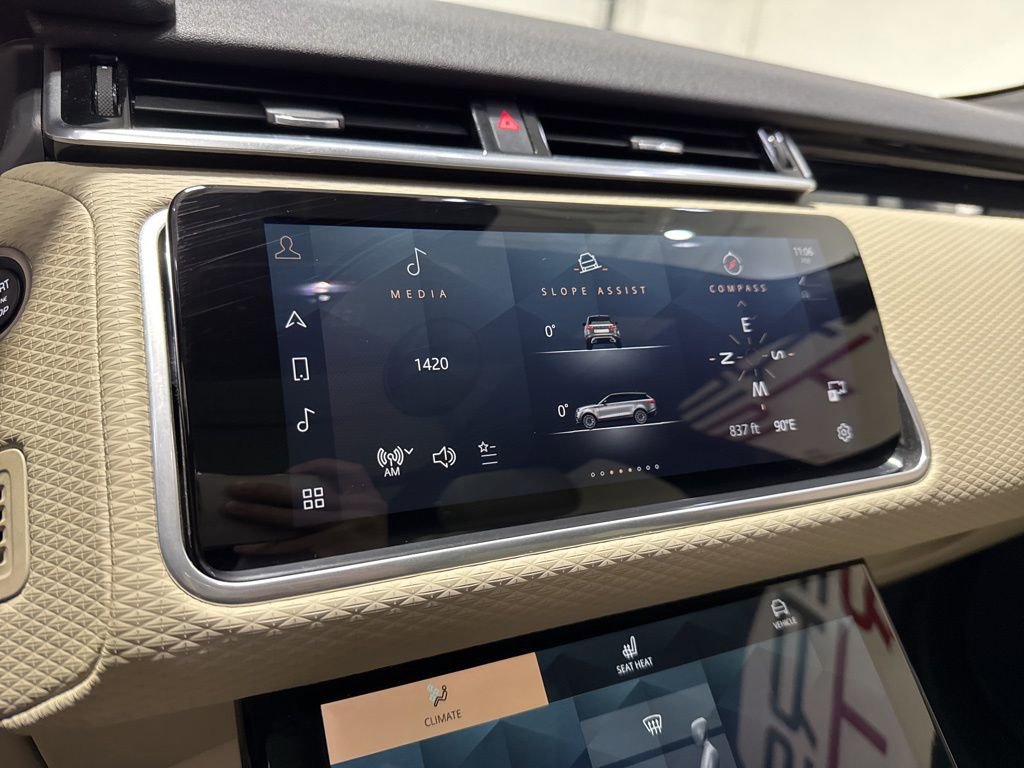 Used 2023 Land Rover Range Rover Velar R-Dynamic S image 20