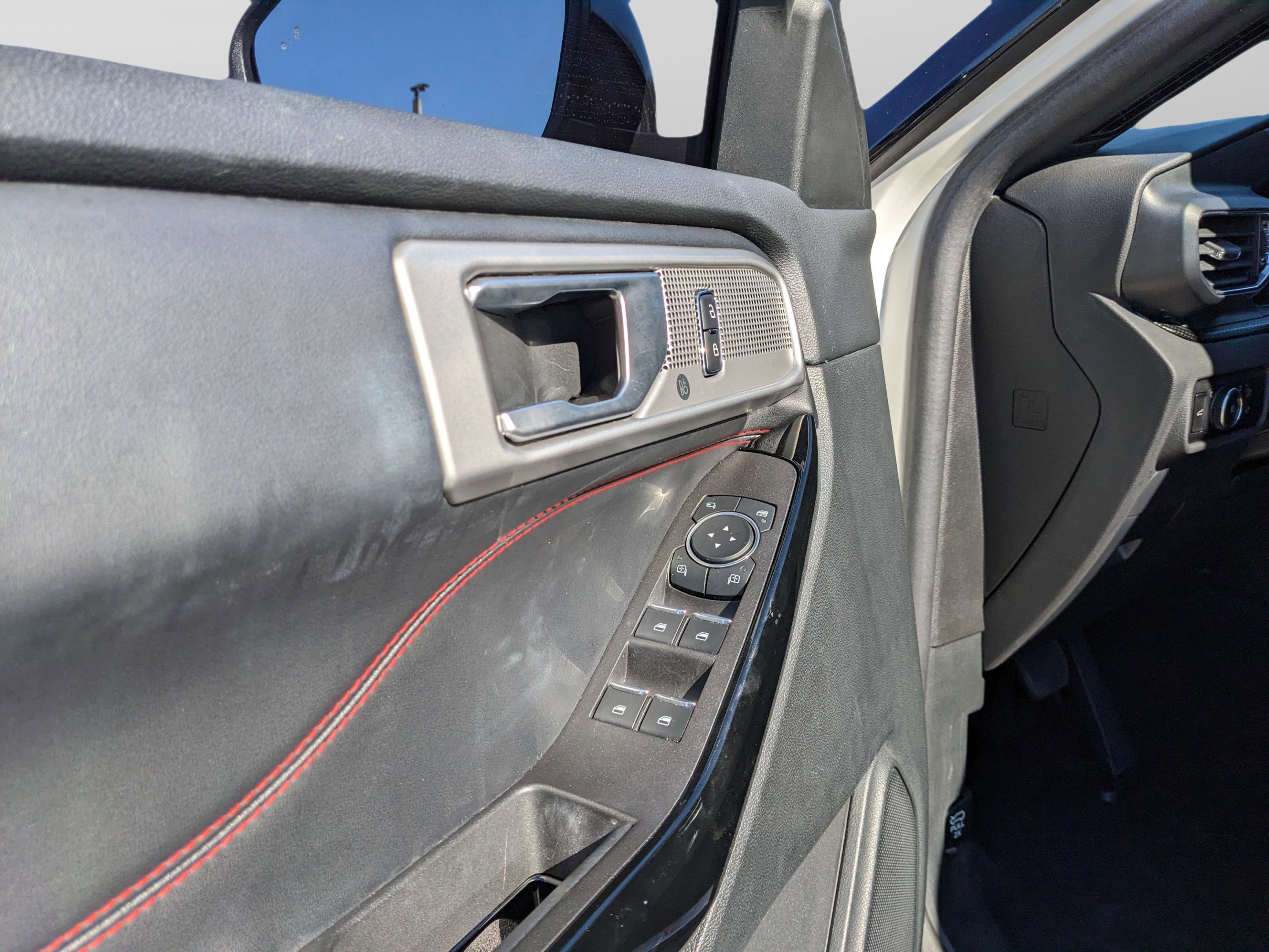 Used 2023 Ford Explorer ST-Line w/ Class IV Trailer Tow Package image 34