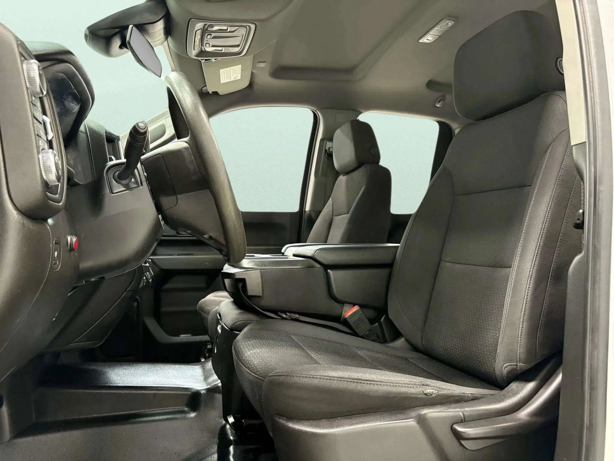 Used 2024 GMC Sierra 2500 Pro w/ Convenience Package image 15