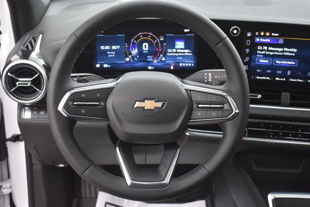 New 2026 Chevrolet Equinox LT w/ Safety and Technology Package FWD image 19