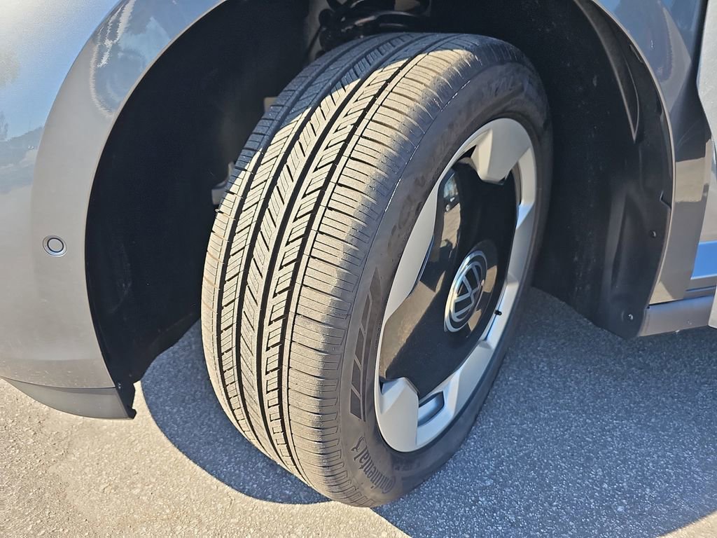 Used 2025 Volkswagen ID. Buzz Pro S Plus image 37