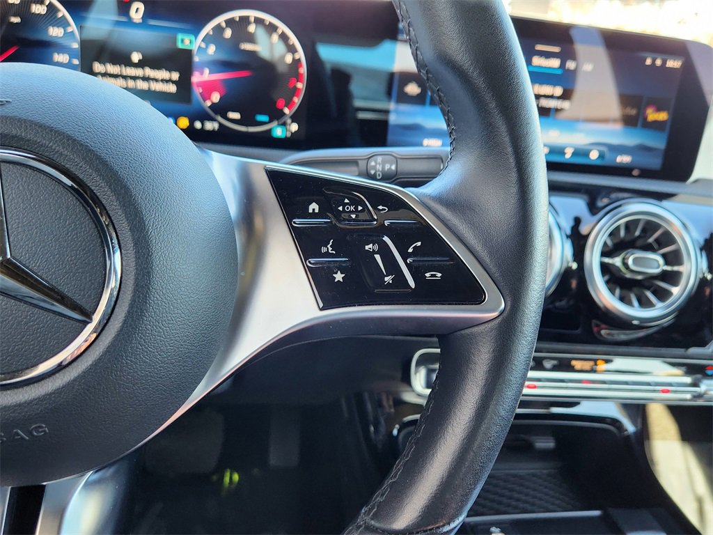 Used 2025 Mercedes-Benz CLA 250 4MATIC image 17